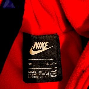 2 snowsuits Nike and wonder Nation 0-3m